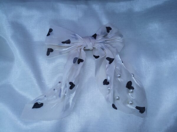 White Heart & Pearl Organza Bow