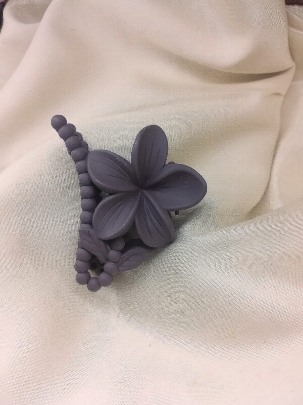Matte Floral Sculpted Hair Claw Clip