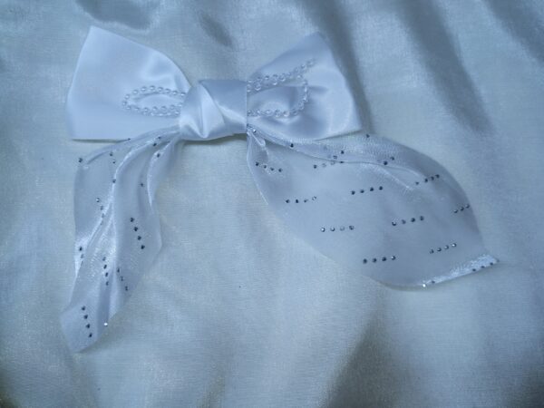 Elegant Pearl-Embellished Satin Bow - 1 Pair
