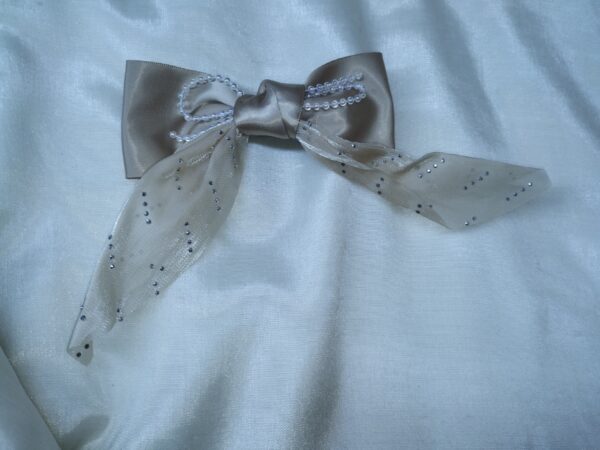 Elegant Pearl-Embellished Satin Bow - 1 Pair