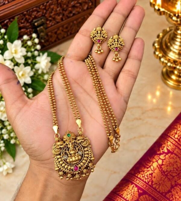 WhatsApp Image 2026-10-22 at 14.19.22 Elegant Necklaces with stud