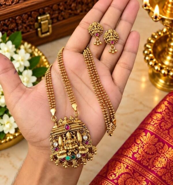 WhatsApp Image 2026-10-22 at 14.19.23 Elegant Necklaces with stud