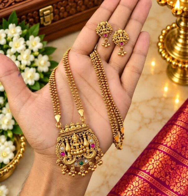 WhatsApp Image 2026-10-22 at 14.19.24 Elegant Necklaces with stud